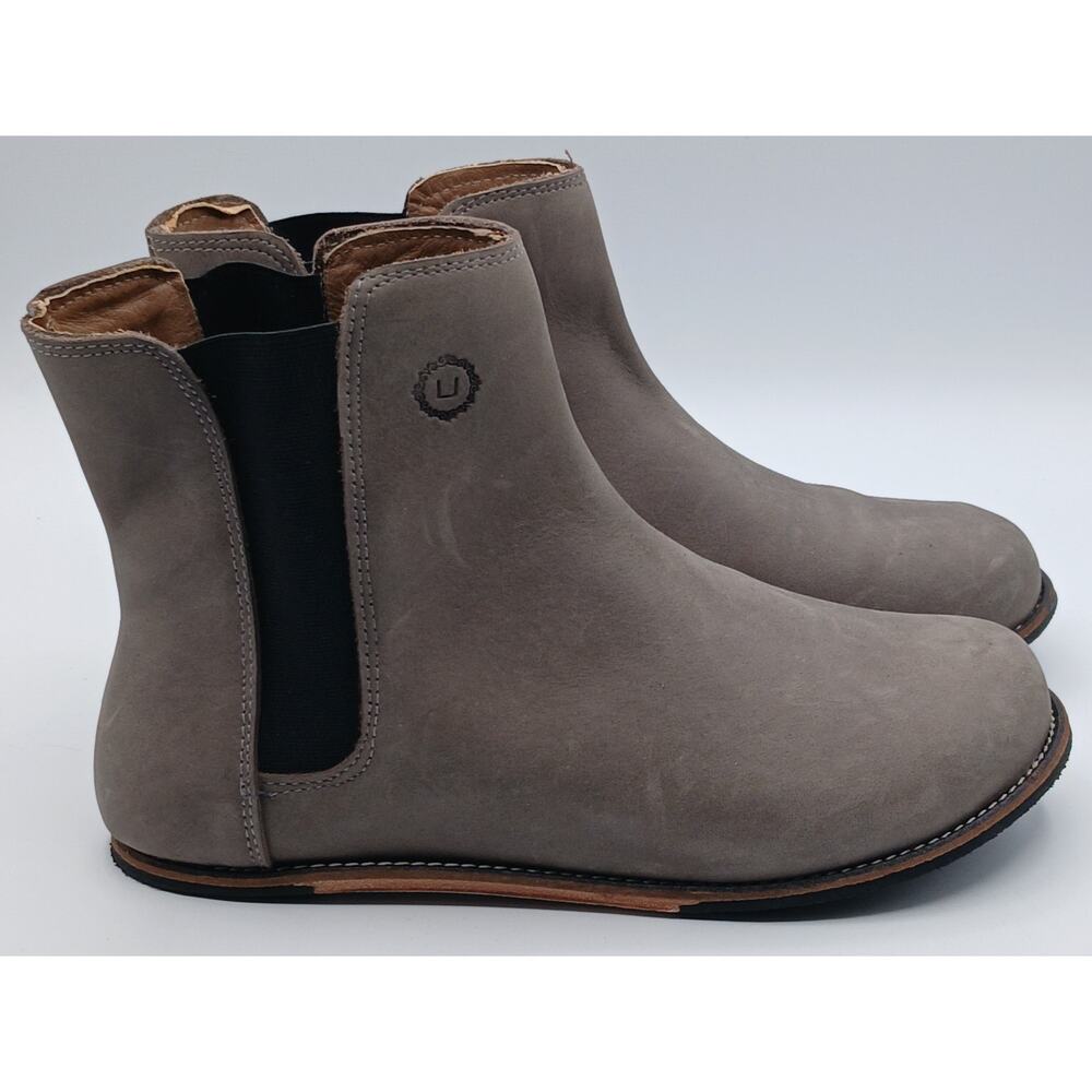 Lisbeth Joe Chelsea London Nubuck/Leather Gray Boots. Size 8.